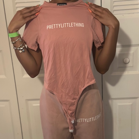 Girls clothes - Picture 1 of 9